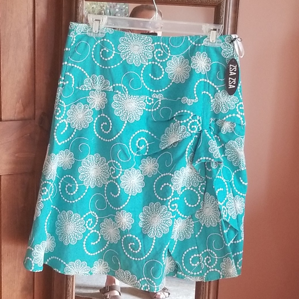NWT Summery Floral Skirt, Blue/White